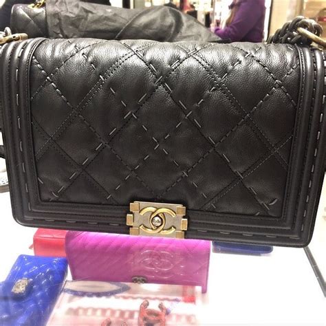 chanel boy bag sticthing